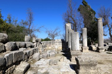 Eski sinagog Baram Milli Parkı'nda. 