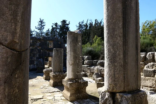 Eski sinagog Baram Milli Parkı'nda. — Stok fotoğraf