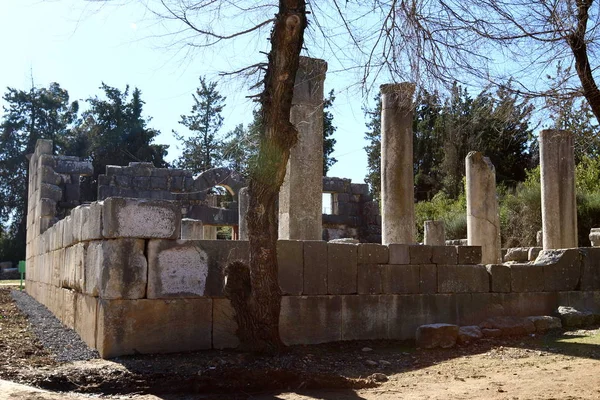 Eski sinagog Baram Milli Parkı'nda. 