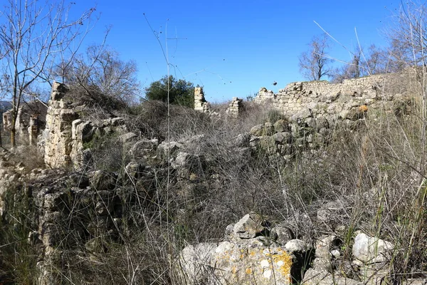 Las ruinas de la aldea de los maronitas —  Fotos de Stock