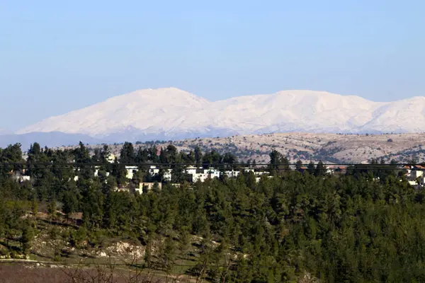 Mount Hermon üzerinde kar 
