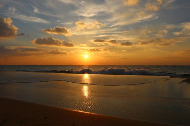 Akdeniz 'de gün batımı 