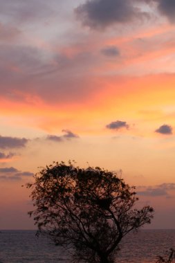 Akdeniz 'de gün batımı 