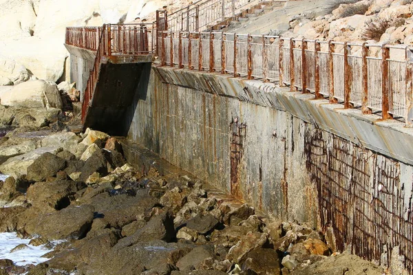 Parede de pedra e concreto — Fotografia de Stock