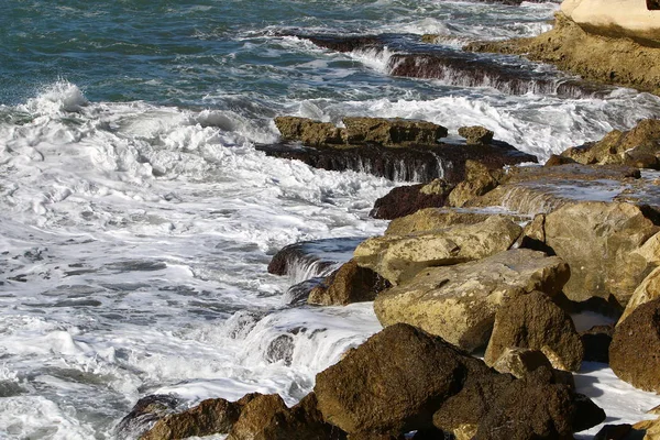 Litorale roccioso del Mediterraneo — Foto Stock