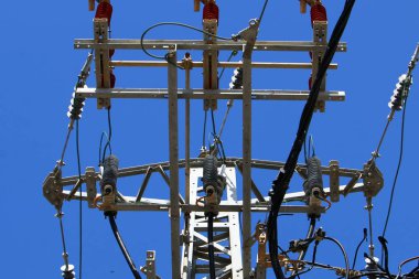 metal elektrik direği 