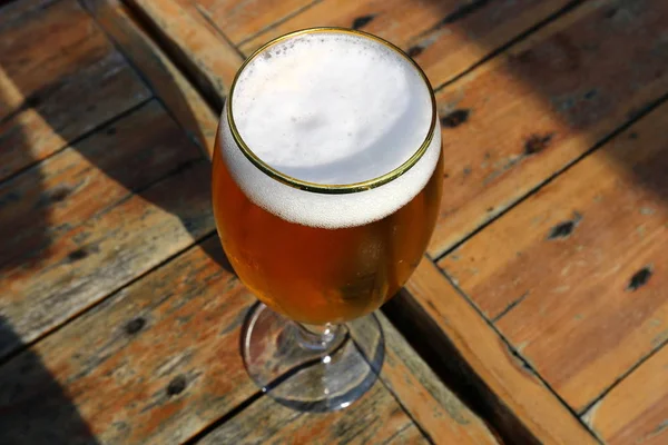 I ett glas öl — Stockfoto