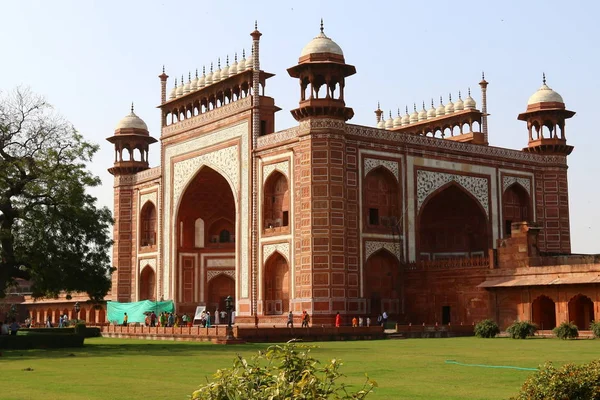 Taj Mahal - Mausoléu - Mesquita, localizada em Agra, Índia — Fotografia de Stock