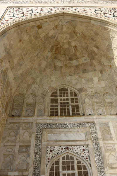 Taj mahal - Mausoleum - Moschee, gelegen in agra, Indien — Stockfoto