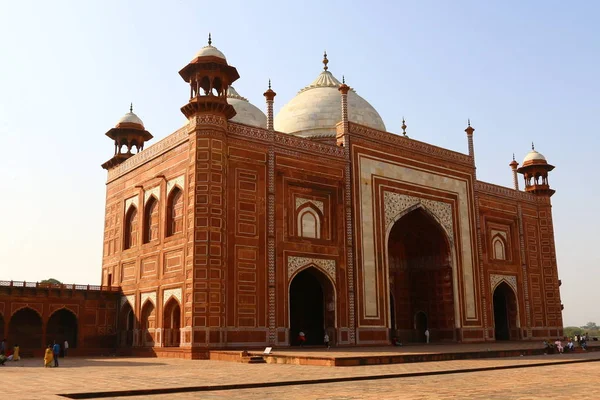 Taj Mahal - Mausoléu - Mesquita, localizada em Agra, Índia — Fotografia de Stock