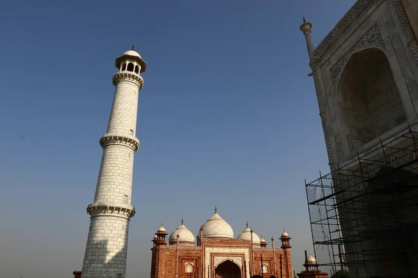 Taj Mahal - Mausoleum - moskee, gelegen in Agra, India — Stockfoto