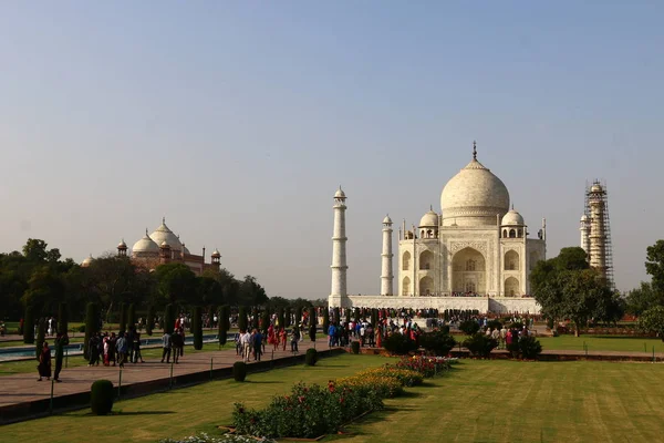 Taj Mahal - Mausoleum - moskee, gelegen in Agra, India — Stockfoto