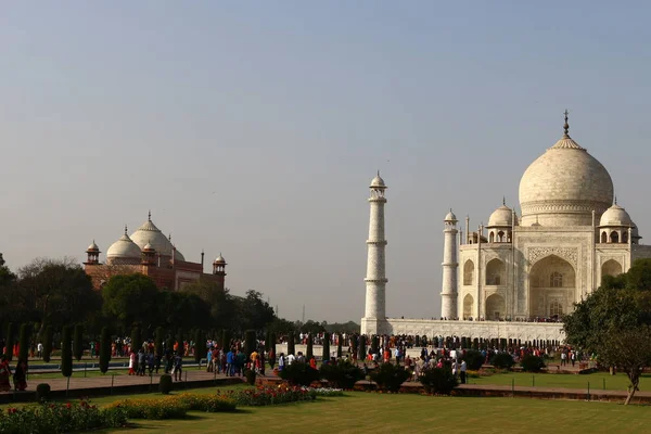 Taj Mahal - Mausoleum - moskee, gelegen in Agra, India — Stockfoto