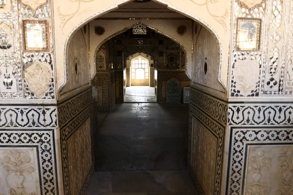Κεχριμπάρι - οχυρωμένης κατοικίας του Raja άνθρωπος Singh, Ινδία — Φωτογραφία Αρχείου