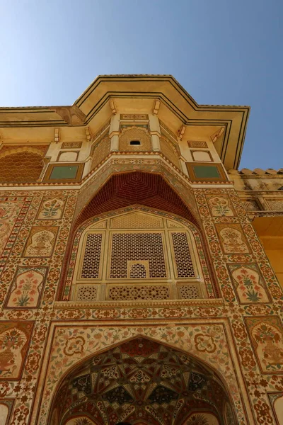 Bernstein - befestigte Residenz von raja man singh, Indien — Stockfoto