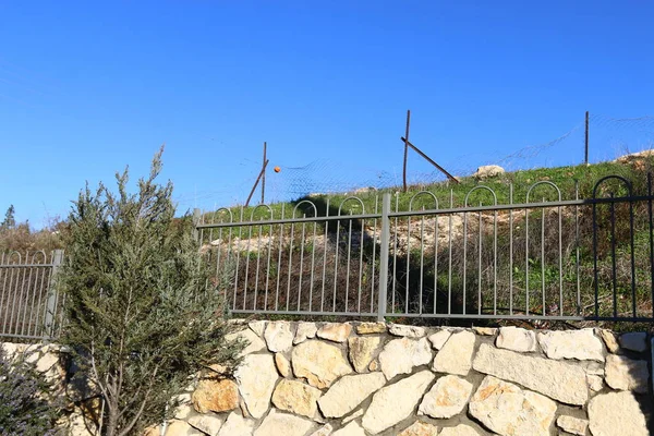 The fence is always the border — Stock Photo, Image