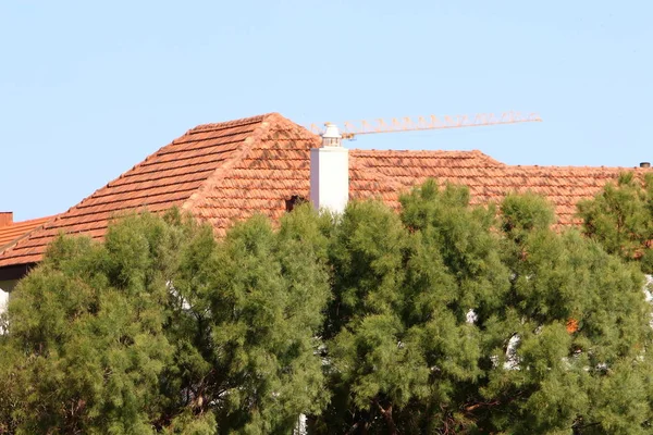 Roof - the top structure of the building — Stock Photo, Image