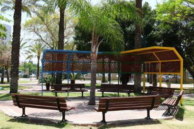 Tezgah parkta duruyor 