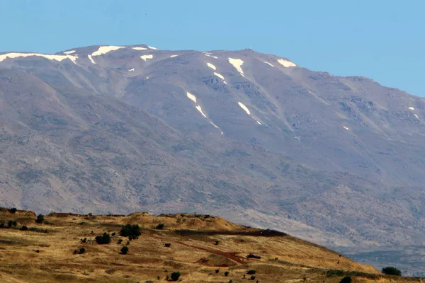 对积雪就在黑门山 — 图库照片