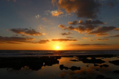 Deniz kenarında bir akşam 