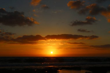 Deniz kenarında bir akşam 