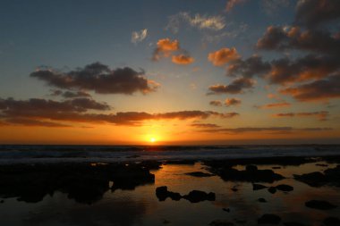 Deniz kenarında bir akşam 