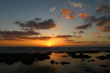 Deniz kenarında bir akşam 