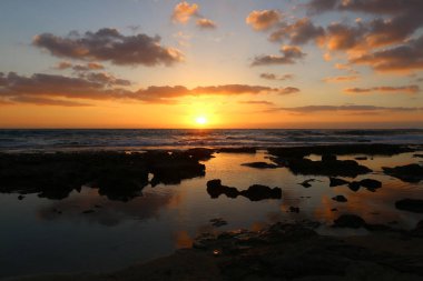 Deniz kenarında bir akşam 