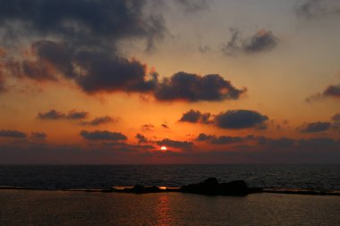 Deniz kenarında bir akşam 