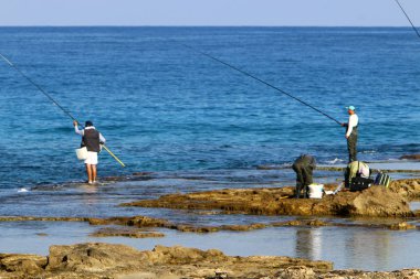Balıkçılar sahilde 