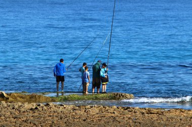 Balıkçılar sahilde 