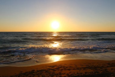 Deniz kenarında bir akşam 