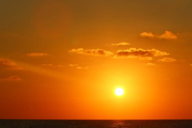 Deniz kenarında bir akşam 