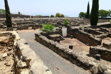 Bir kilise Kinneret kıyısında 