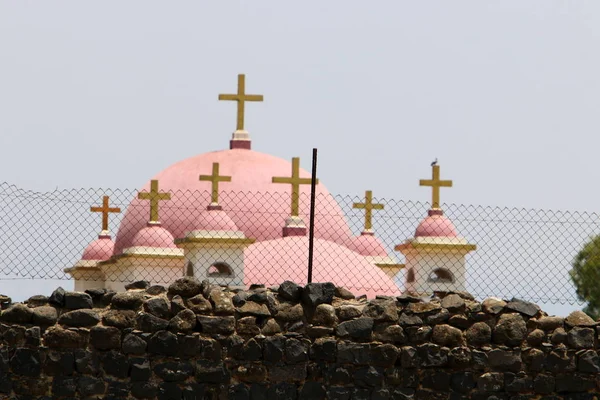 Церковь на берегу Киннерета — стоковое фото