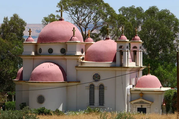 A church on the shore of the Kinneret — Stock Photo, Image