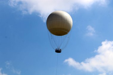 Başının üstüne büyük bir gökyüzü 