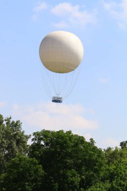 Başının üstüne büyük bir gökyüzü 
