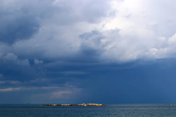 Ein riesiger Himmel über deinem Kopf — Stockfoto