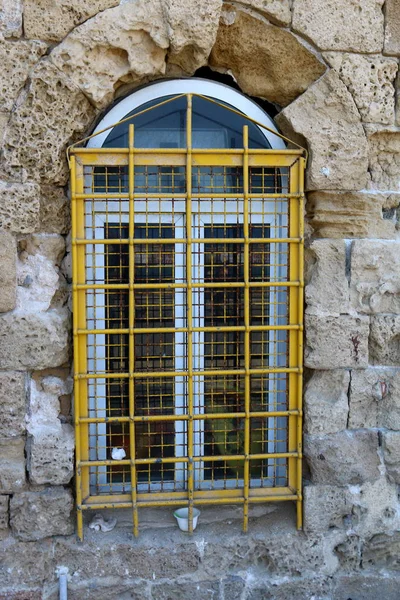 Window in the city — Stock Photo, Image