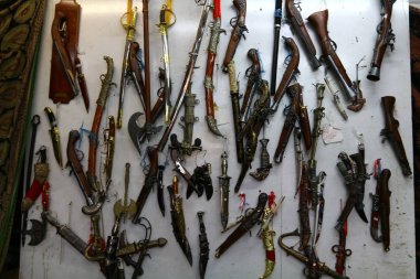 Depodaki malların reklam 