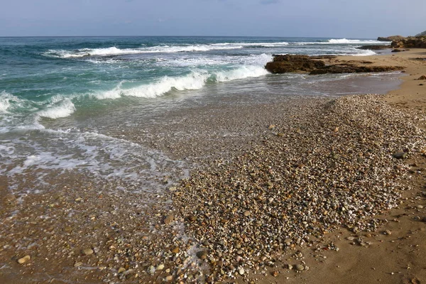 Piedras en la orilla — Foto de Stock