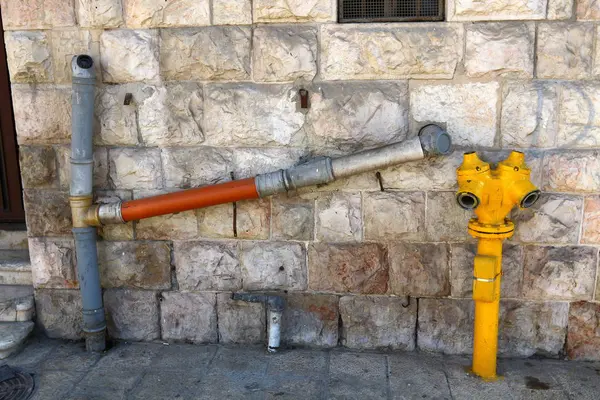 Eisenrohr für Wasser — Stockfoto