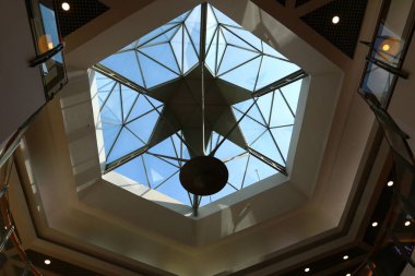 geometri şehrin sokaklarında 