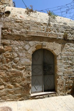 kapılar ve kapılar 