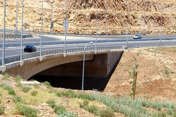 Puente sobre el río — Foto de Stock