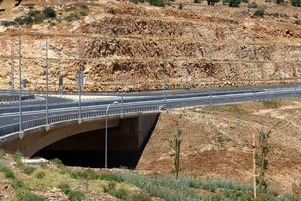 Puente sobre el río — Foto de Stock