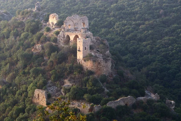 Cetatea din munţi — Fotografie, imagine de stoc