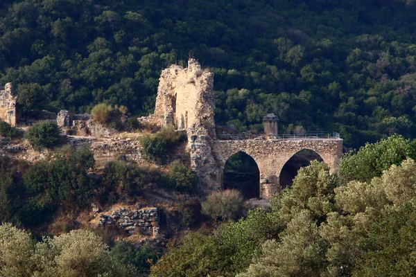 Dağlara kale — Stok fotoğraf