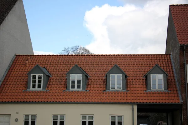 Çatı - binanın üst yapısı — Stok fotoğraf